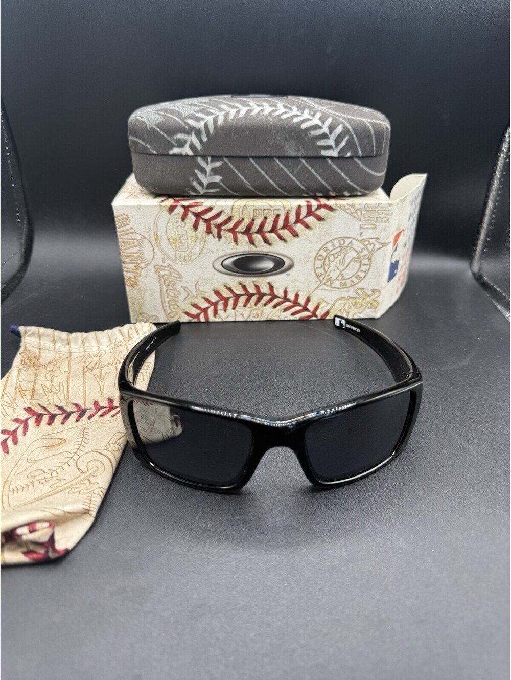 Oakley Fuel Cell NY Yankees Pin Stripe/Black Iridium OO9096-99
